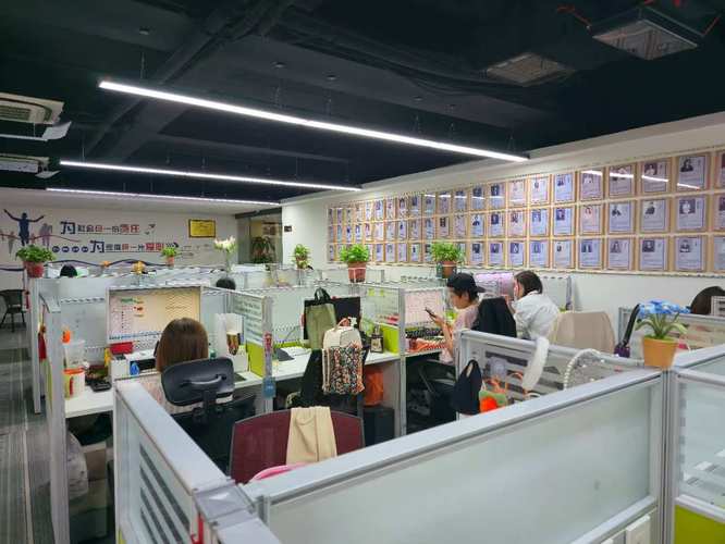引言青少年家庭教育心理咨询行业在2026年呈现出需求持续扩容,服务向